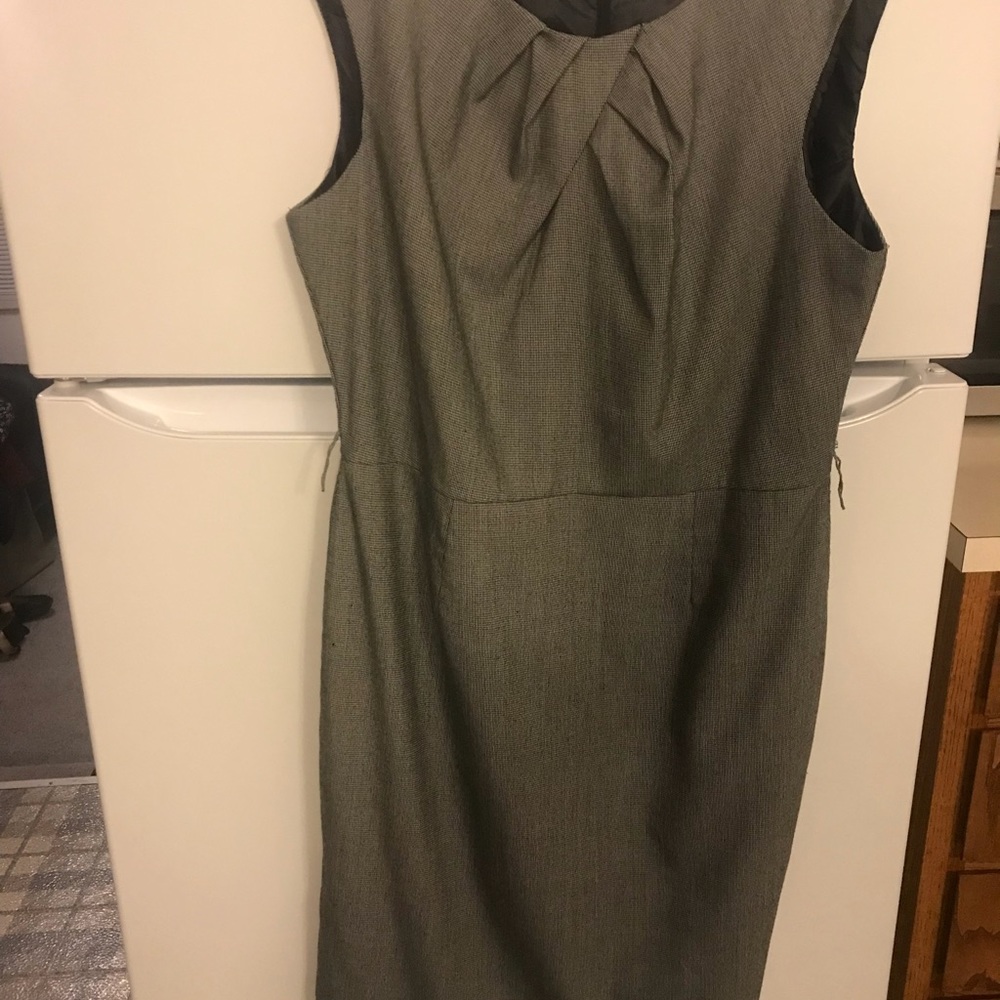 Studio I dress in good condition